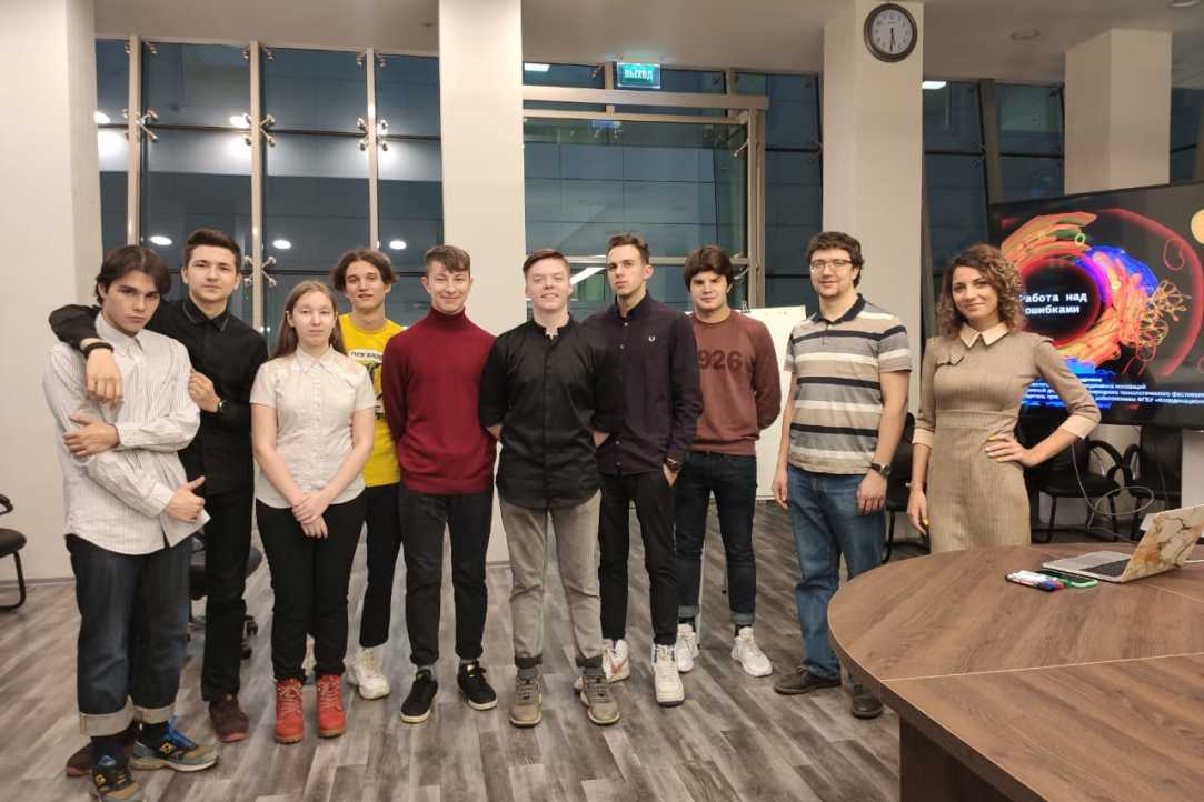 Одиннадцатиклассники из “Школы предпринимательства”, совместного проекта Школы Распределенного Лицея 2107 и Кафедры менеджмента инноваций, стали призерами конкурса исследовательских и проектных работ “Высший пилотаж” Одиннадцатиклассники из “Школы предпринимательства”, совместного проекта Школы Распределенного Лицея 2107 и Кафедры менеджмента инноваций, стали призерами конкурса исследовательских и проектных работ “Высший пилотаж”